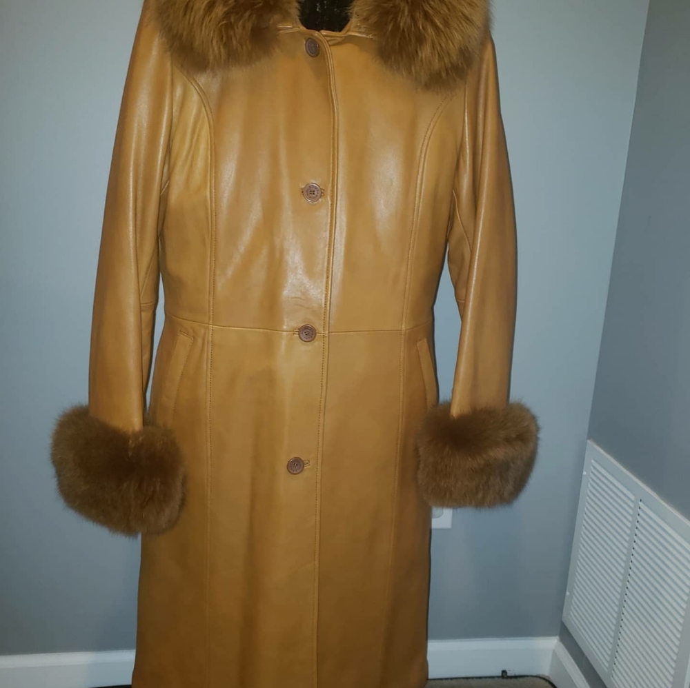 Camel colored Italian Leather coat with Fox Fur Collar and wrists